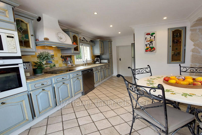 Mas - 185 m² - 6 pièces