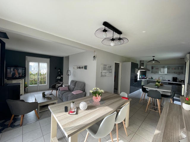 Maison - 91 m² - 6 pièces