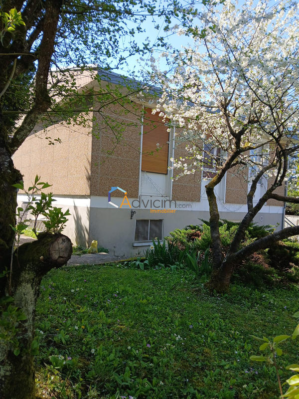 Maison traditionnelle - 105 m² - 5 pièces