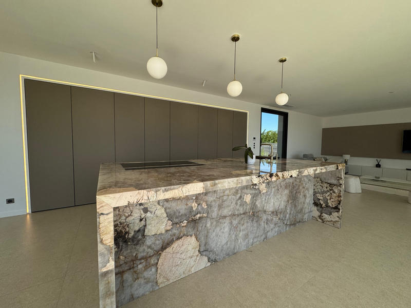 Maison - 207 m² - 5 pièces