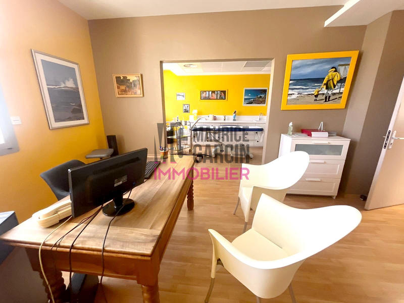 Bureau - 201 m² - 7 pièces