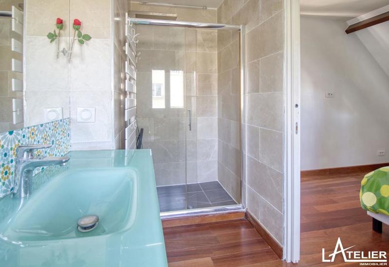 Maison - 169 m² - 9 pièces