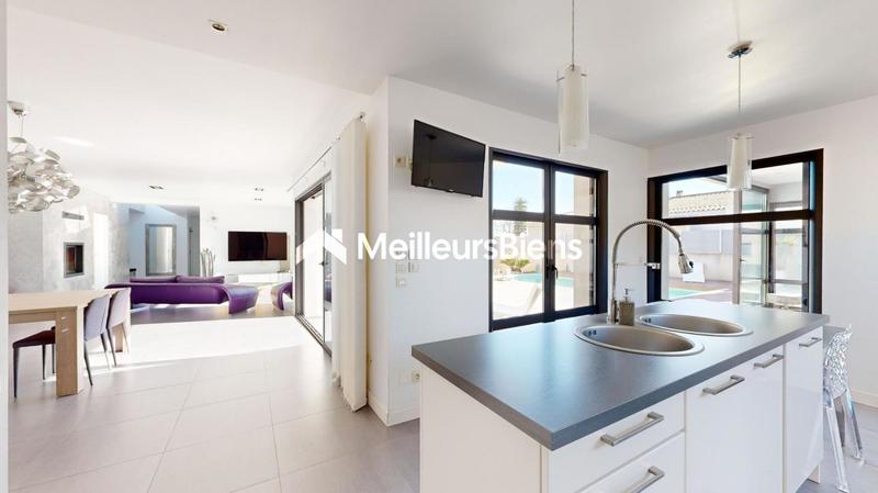 Villa - 200 m² - 5 pièces