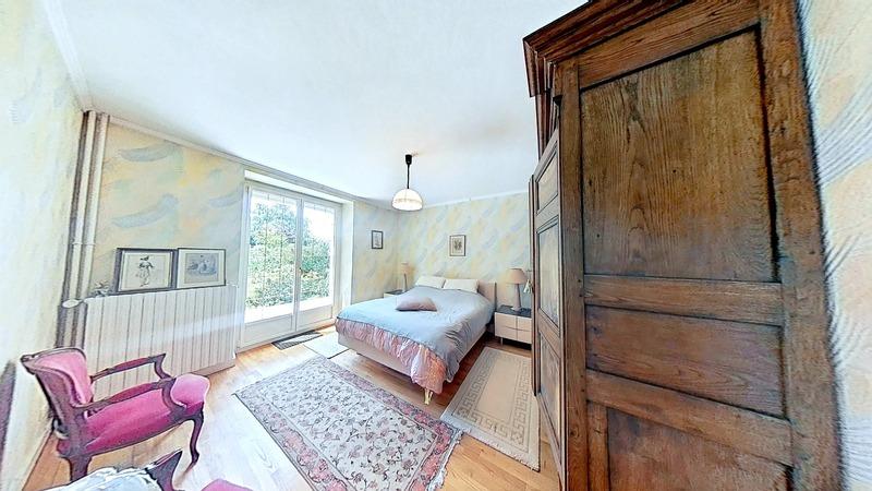 Maison - 240 m² - 10 pièces