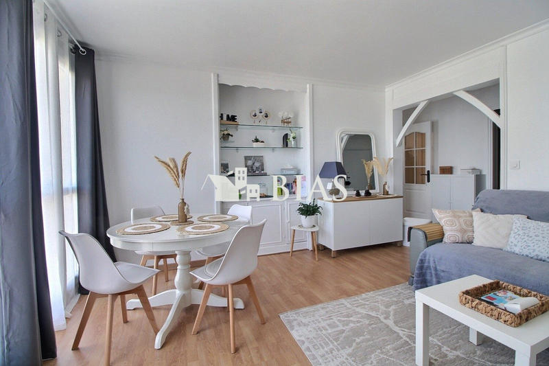 Appartement - 85 m² - 5 pièces