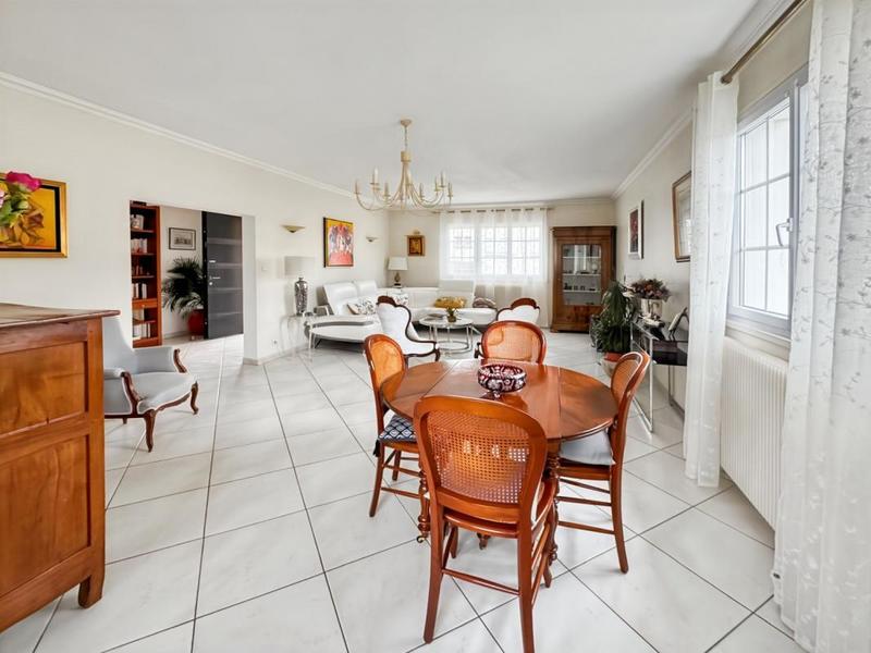Maison - 136 m² - 4 pièces
