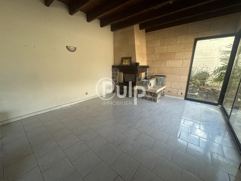 Maison - 180 m² - 7 pièces