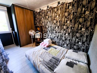 Appartement - 85 m² - 5 pièces