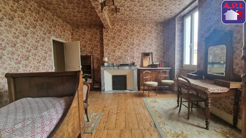 Maison - 220 m² - 7 pièces