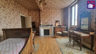 Maison - 220 m² - 7 pièces