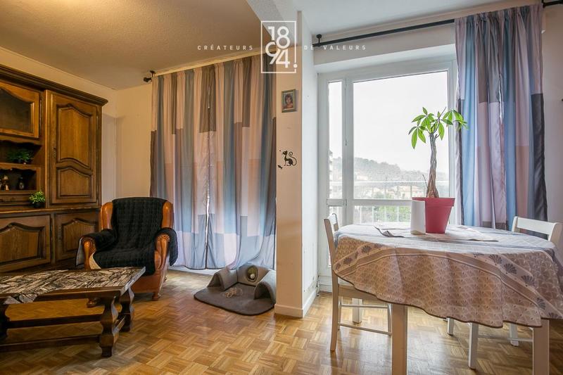 Appartement - 86 m² - 4 pièces
