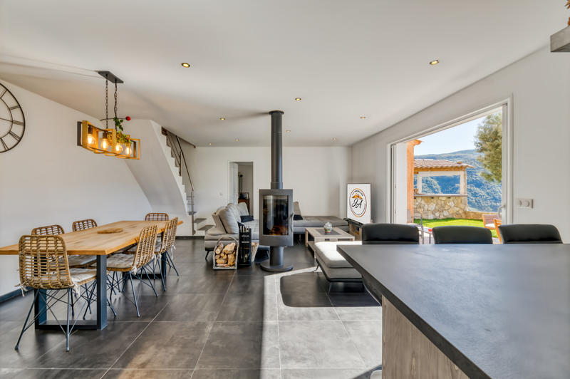 Maison - 106 m² - 4 pièces