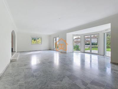 Villa - 245 m² - 7 pièces
