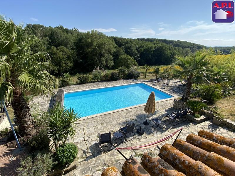 Maison - 195 m² - 7 pièces