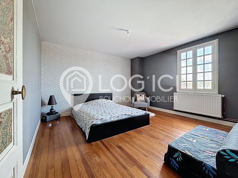 Maison - 225 m² - 8 pièces