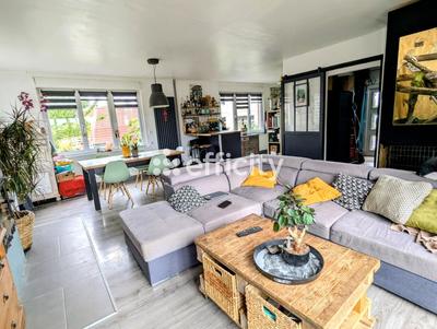 Maison - 93 m² - 4 pièces