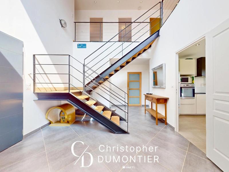 Maison - 205 m² - 6 pièces