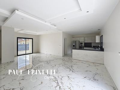 Maison - 94 m² - 5 pièces