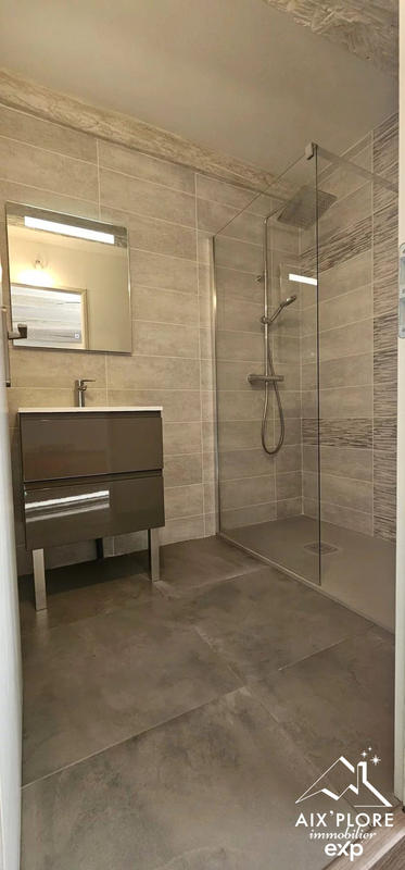 Maison - 224 m² - 7 pièces