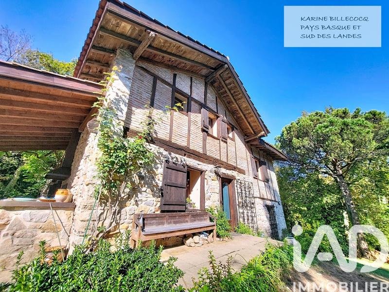 Maison - 338 m² - 12 pièces