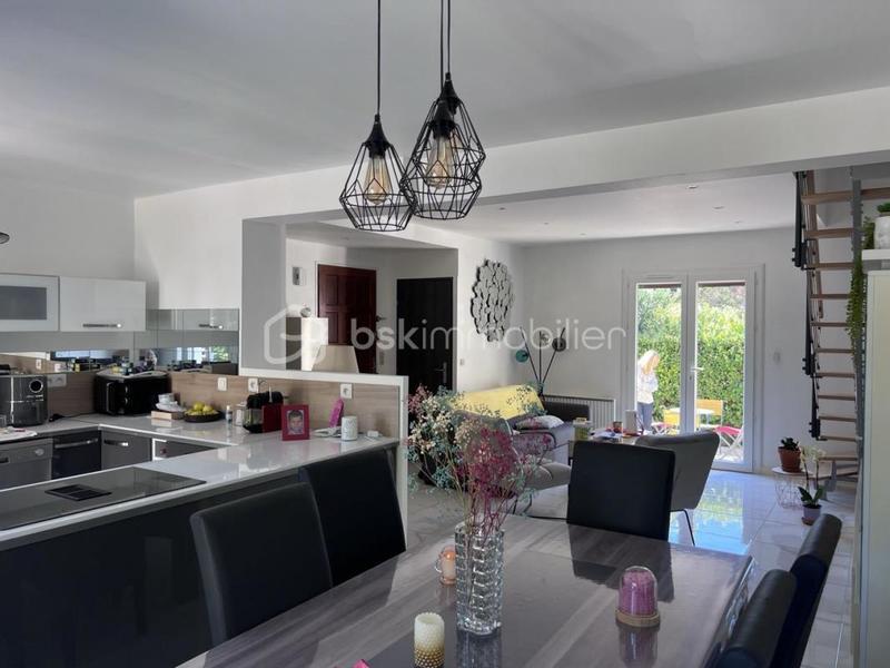 Maison - 88 m² - 4 pièces