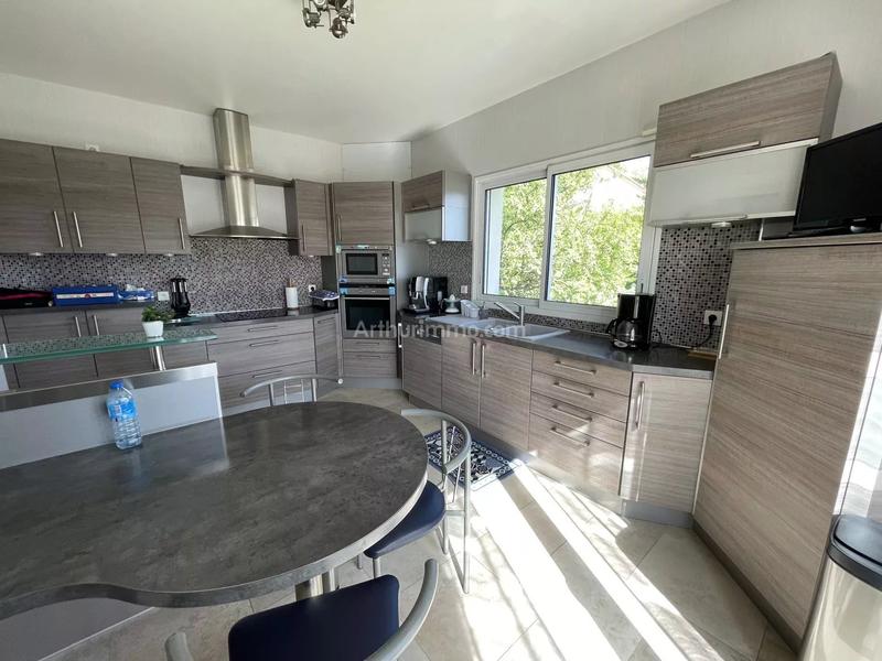 Maison - 210 m² - 8 pièces