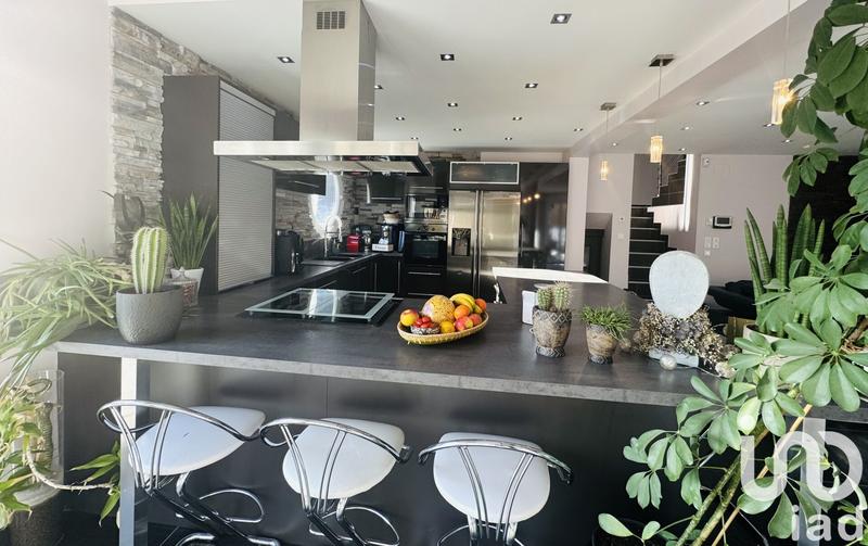 Maison - 192 m² - 5 pièces