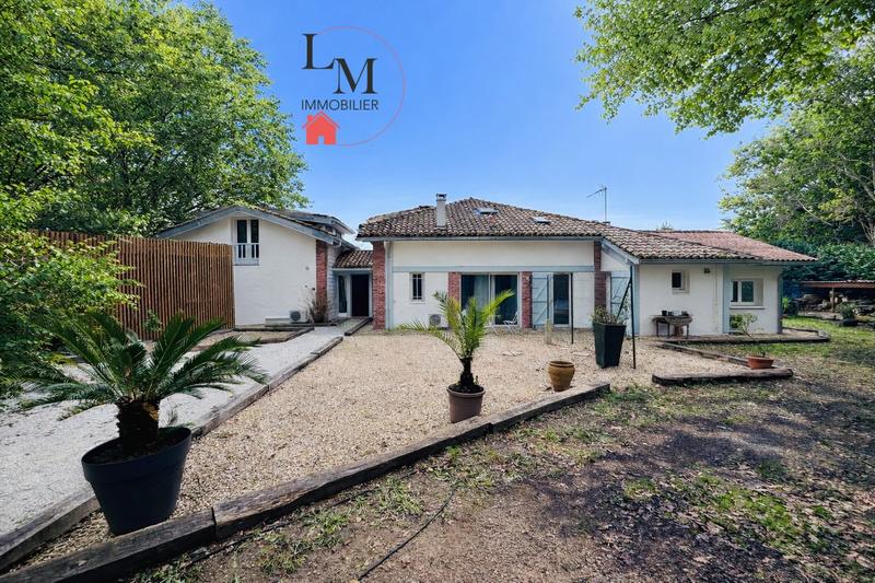 Villa - 295 m² - 10 pièces