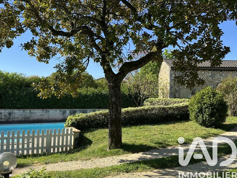 Maison de ville - 220 m² - 8 pièces