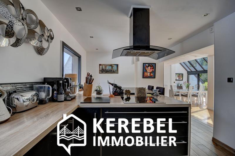 Maison - 230 m² - 7 pièces