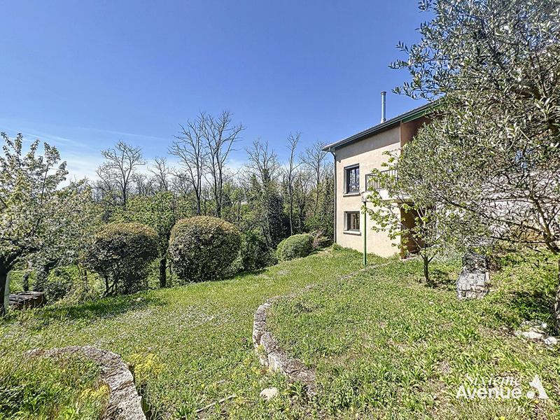 Maison - 179 m² - 10 pièces