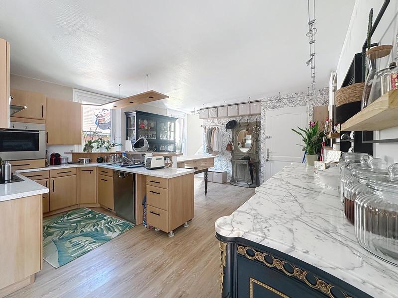 Appartement - 183 m² - 7 pièces