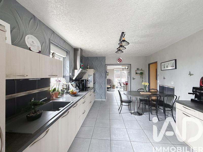 Maison - 97 m² - 4 pièces