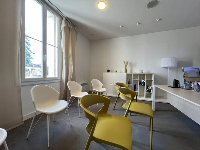 Bureau - 129 m² - 7 pièces