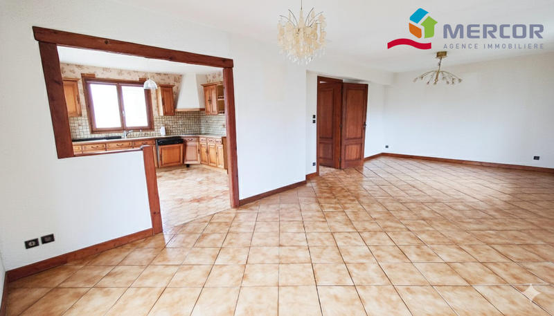 Maison - 92 m² - 4 pièces