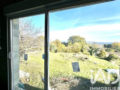 Maison - 201 m² - 7 pièces