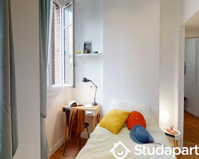 Chambre - 130 m² - 1 pièce