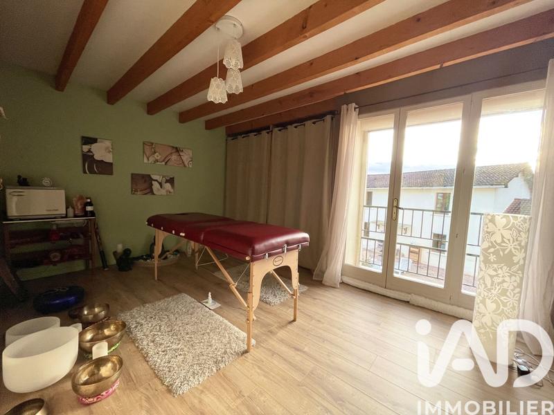 Maison - 276 m² - 9 pièces