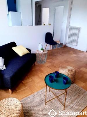 Chambre - 10 m² - 1 pièce