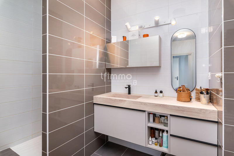 Appartement - 139 m² - 6 pièces