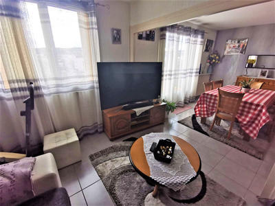 Appartement - 98 m² - 6 pièces