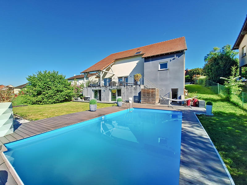 Villa - 311 m² - 7 pièces