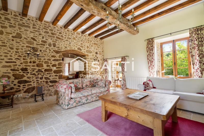 Maison - 222 m² - 8 pièces