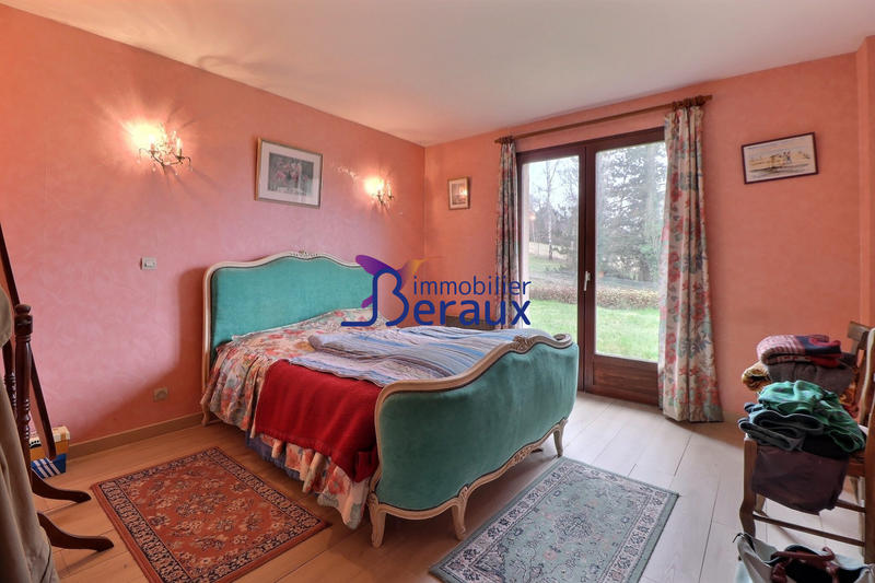 Maison - 302 m² - 10 pièces