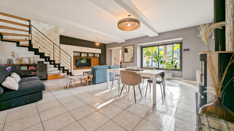 Maison - 186 m² - 6 pièces