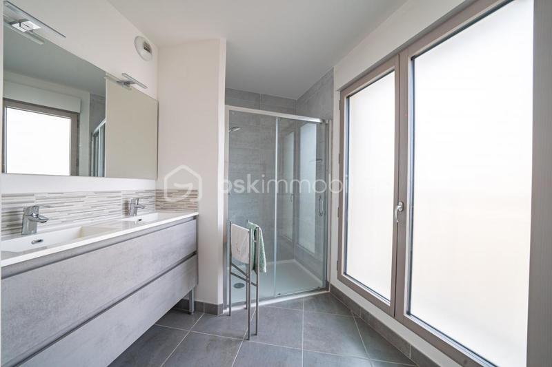 Appartement - 96 m² - 4 pièces