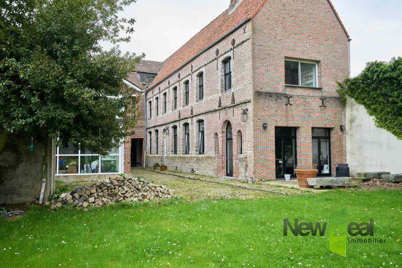 Demeure - 560 m² - 15 pièces