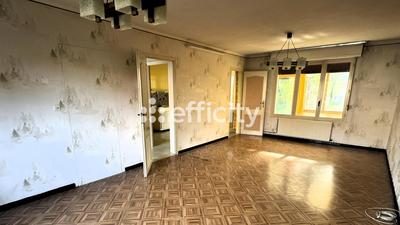 Maison - 99 m² - 5 pièces