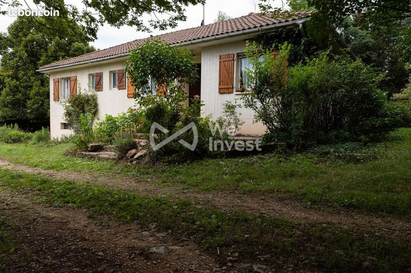 Maison traditionnelle - 250 m² - 6 pièces