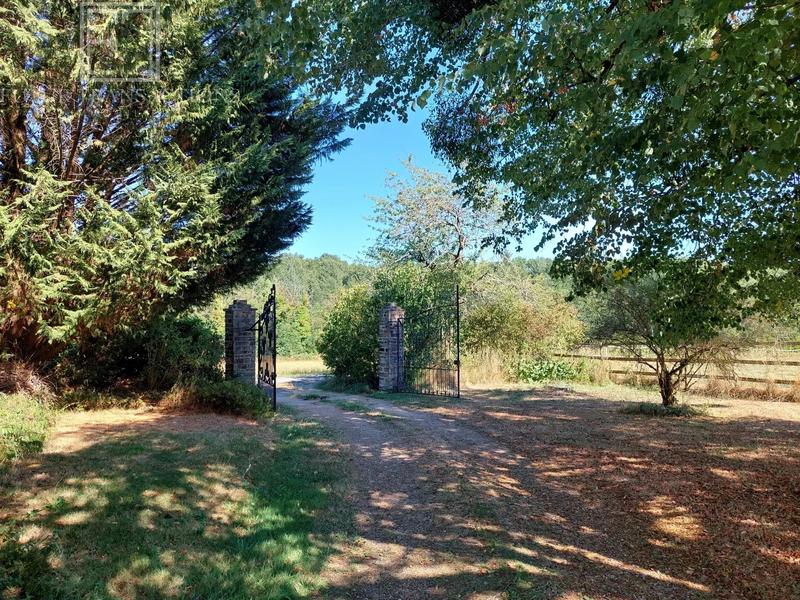 Propriété - 288 m² - 9 pièces